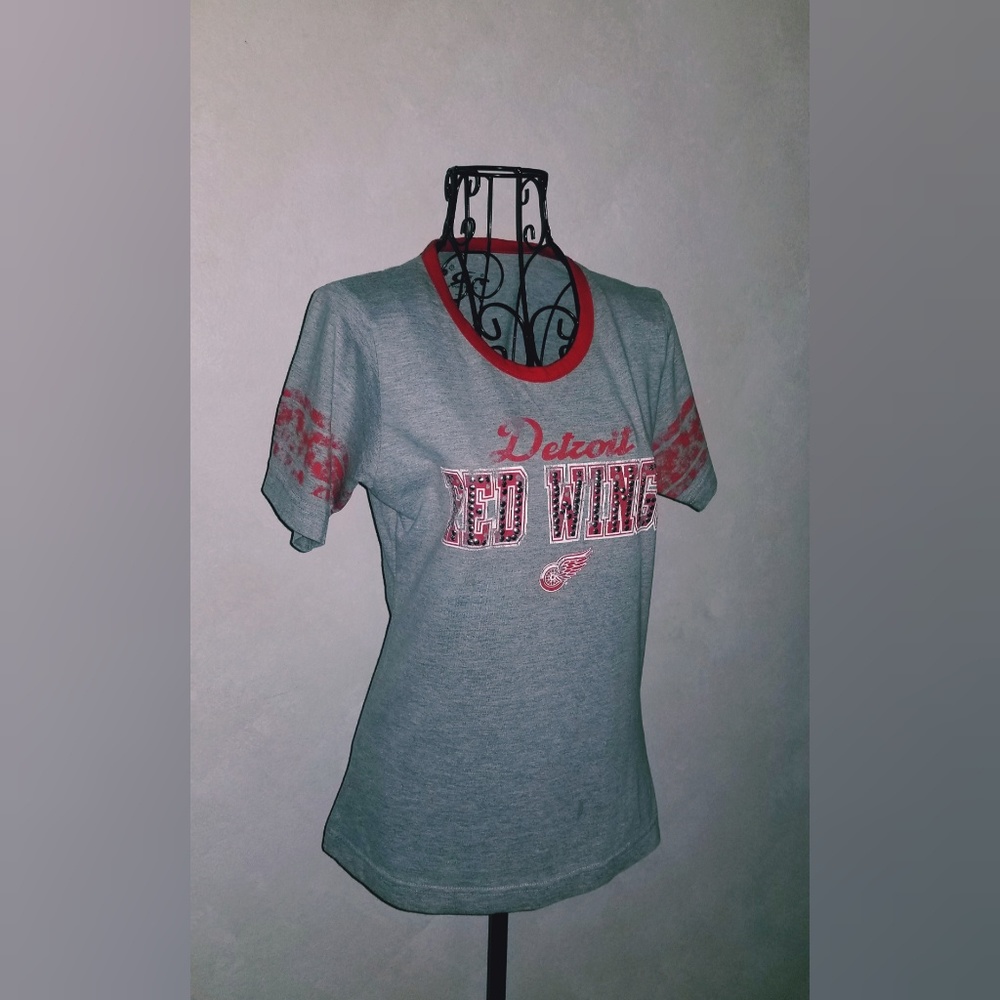 NWOT Detroit Red Wings t-shirt Women's Sz S